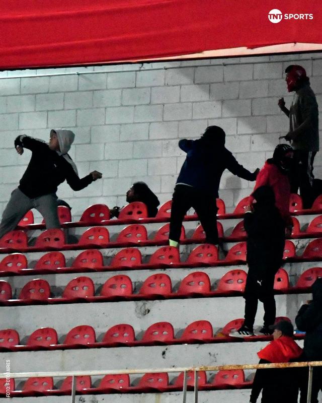  Independiente Universidad riots 1